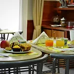 Hotel Colombo 3*