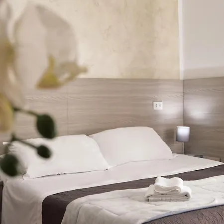 Hotel Colombo 3*