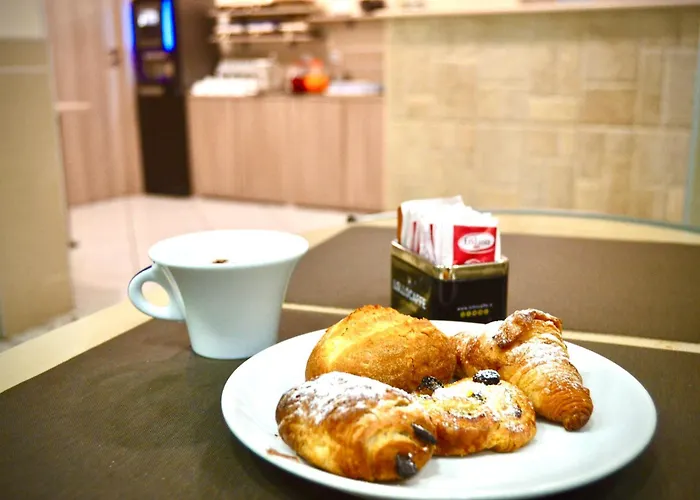 Colombo Отель Неаполь